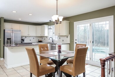 011-Breakfast_Nook-2476379-large