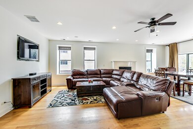 1226 W Huron St unit 201, Chicago, IL 60642 - photo 3
