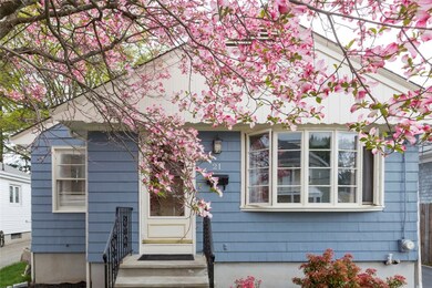 21 Balmoral Ave, Providence, RI 02908 - photo 2