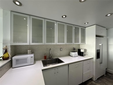 Mirador 1000 unit 932, Miami Beach, FL 33139 - photo 4
