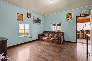 112 & 118 W Moxee Ave, Moxee, WA 98936 - photo 2