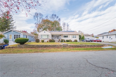 9 Farnum Ave, North Providence, RI 02911 - photo 3