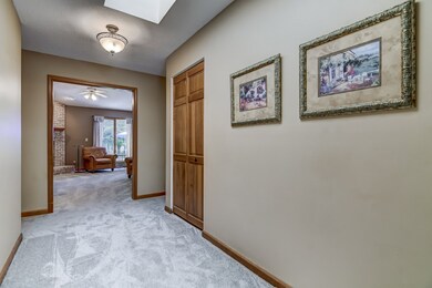 2702 S Chase Dr, Springfield, IL 62704 - photo 2