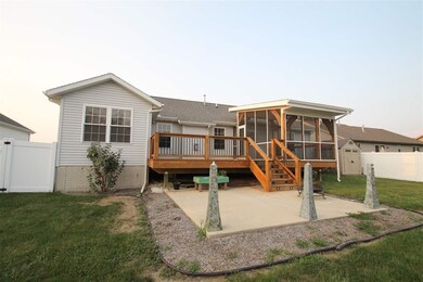 6008 W Charleston Ct, Peoria, IL 61607 - photo 2