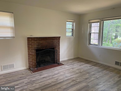 2200 Greenwich St, Falls Church, VA 22043 - photo 5