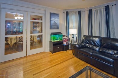 006_LIVING_ROOM[1]