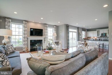 9054 Chynoweth St, Lorton, VA 22079 - photo 5