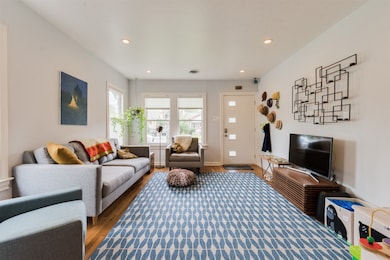 419 Arlington St, Houston, TX 77007 - photo 2