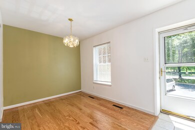 8764 Tamar Dr, Columbia, MD 21045 - photo 4