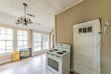 515 N Commerce St, Gainesville, TX 76240 - photo 3