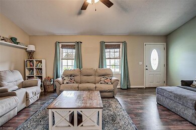 3950 Meadow Ridge Ct, Asheboro, NC 27205 - photo 5