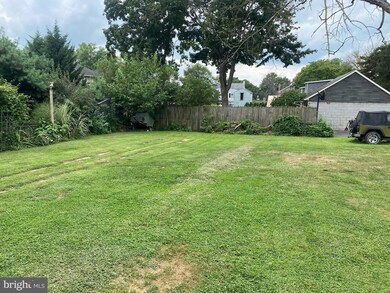 321 N Spring St, Middletown, PA 17057 - photo 3