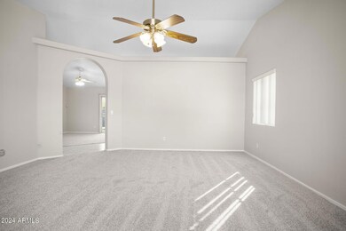 7-web-or-mls-6867-w-beryl-ave