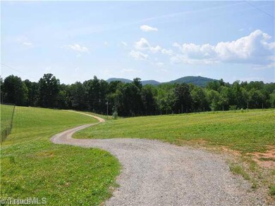 164 Horsemans Dr, Statesville, NC 28625 - photo 2