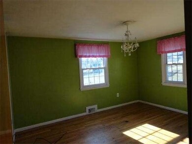 133 Pinecrest Dr, Springfield, MA 01118 - photo 6