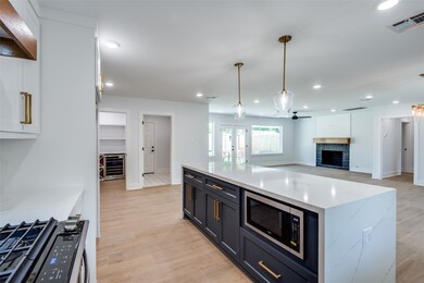 5106 Viking Dr, Houston, TX 77092 - photo 2