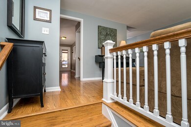 922 Circle Dr, Halethorpe, MD 21227 - photo 4