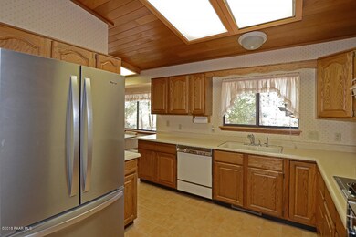 16 Kitchen 2