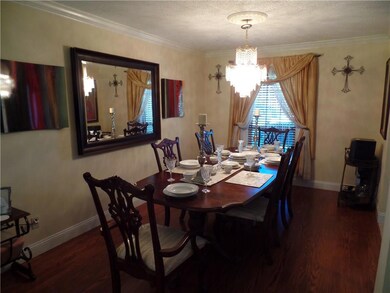 Open floor plan, Beautiful formal dining room, har