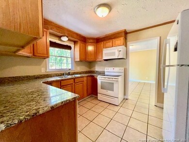 256 Brewster Dr, Fayetteville, NC 28303 - photo 7