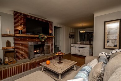 2854 Seely Ave SE, Cedar Rapids, IA 52403 - photo 2