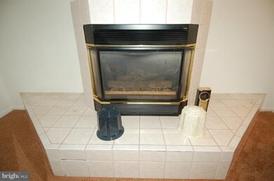 819 Cypress Point Cir, Bowie, MD 20721 - photo 5