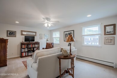 54 Manor Dr unit 54, Red Bank, NJ 07701 - photo 5