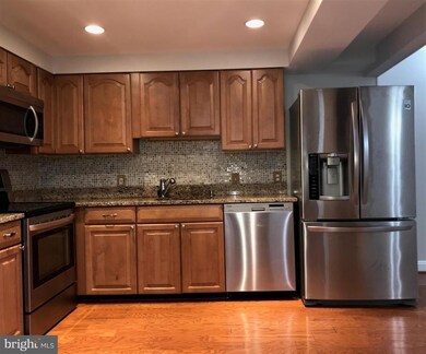 7661 Provincial Dr unit 104, West McLean, VA 22102 - photo 2