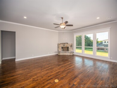 Spacious Living Room with tall ceilings, open Floo