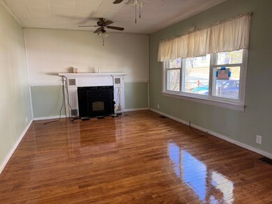 20 Leslie Ave, Claremont, NH 03743 - photo 4