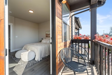 20532 NE Empire Ave, Bend, OR 97701 - photo 4