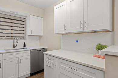 63 W 64th St unit 102, Westmont, IL 60559 - photo 3