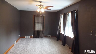2014 Warren St, Davenport, IA 52804 - photo 2
