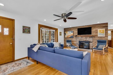 04-Living Room