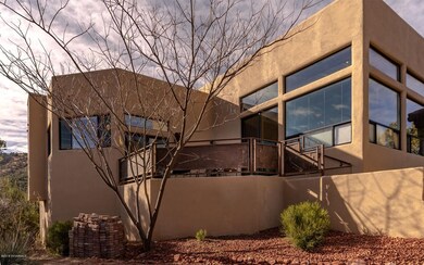 1 SIDE BALCONY_5333