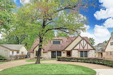 914 N Wilcrest Dr, Houston, TX 77079 - photo 2