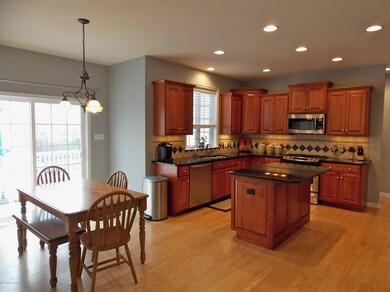 1250 Woodberry Dr, Mountain Top, PA 18707 - photo 3