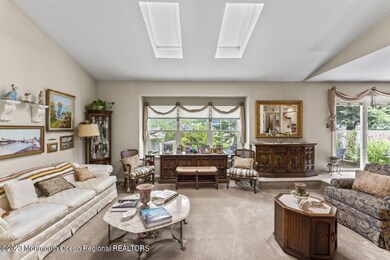 11 Oak Ln, Eatontown, NJ 07724 - photo 2