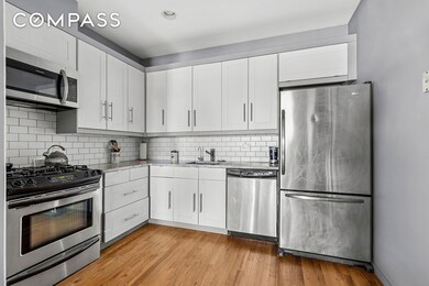 14-25 Broadway unit 5-R, New Hyde Park, NY 11040 - photo 3