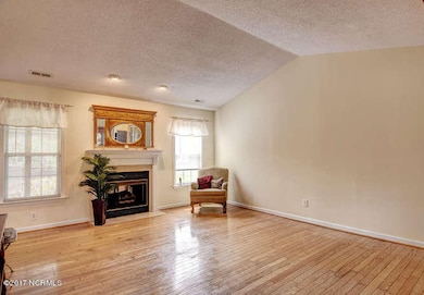 104 Rockford Ct, Jacksonville, NC 28540 - photo 4