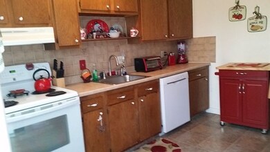 107 Litchfield Pines Dr unit B, Leominster, MA 01453 - photo 4