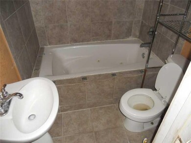 Master Bath/Spa.