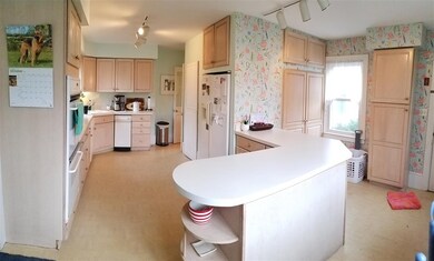 148 Russells Mills Rd, South Dartmouth, MA 02748 - photo 5