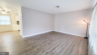 10993 Horseshoe Dr, Frederick, MD 21701 - photo 3