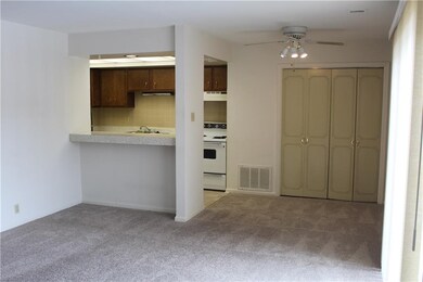 1152 Canterbury Square N, Indianapolis, IN 46260 - photo 3