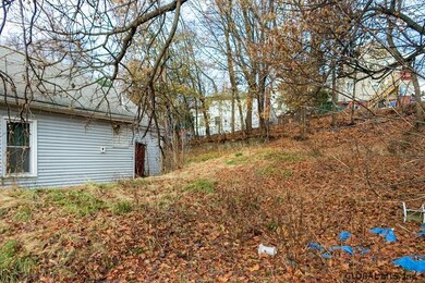 23 Erie St, Troy, NY 12180 - photo 4