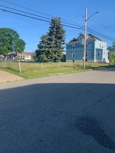 324 King St, Fall River, MA 02724 - photo 2