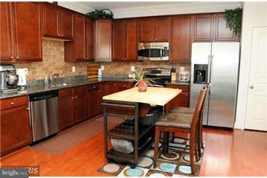 8887 Purple Iris Ln, Elkridge, MD 21075 - photo 2