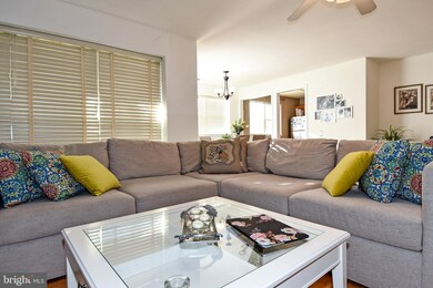 9262 Cardinal Forest Ln unit 101, Lorton, VA 22079 - photo 7