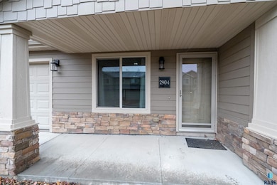 2904 E Indigo Place, Sioux Falls, SD 57108 - photo 3